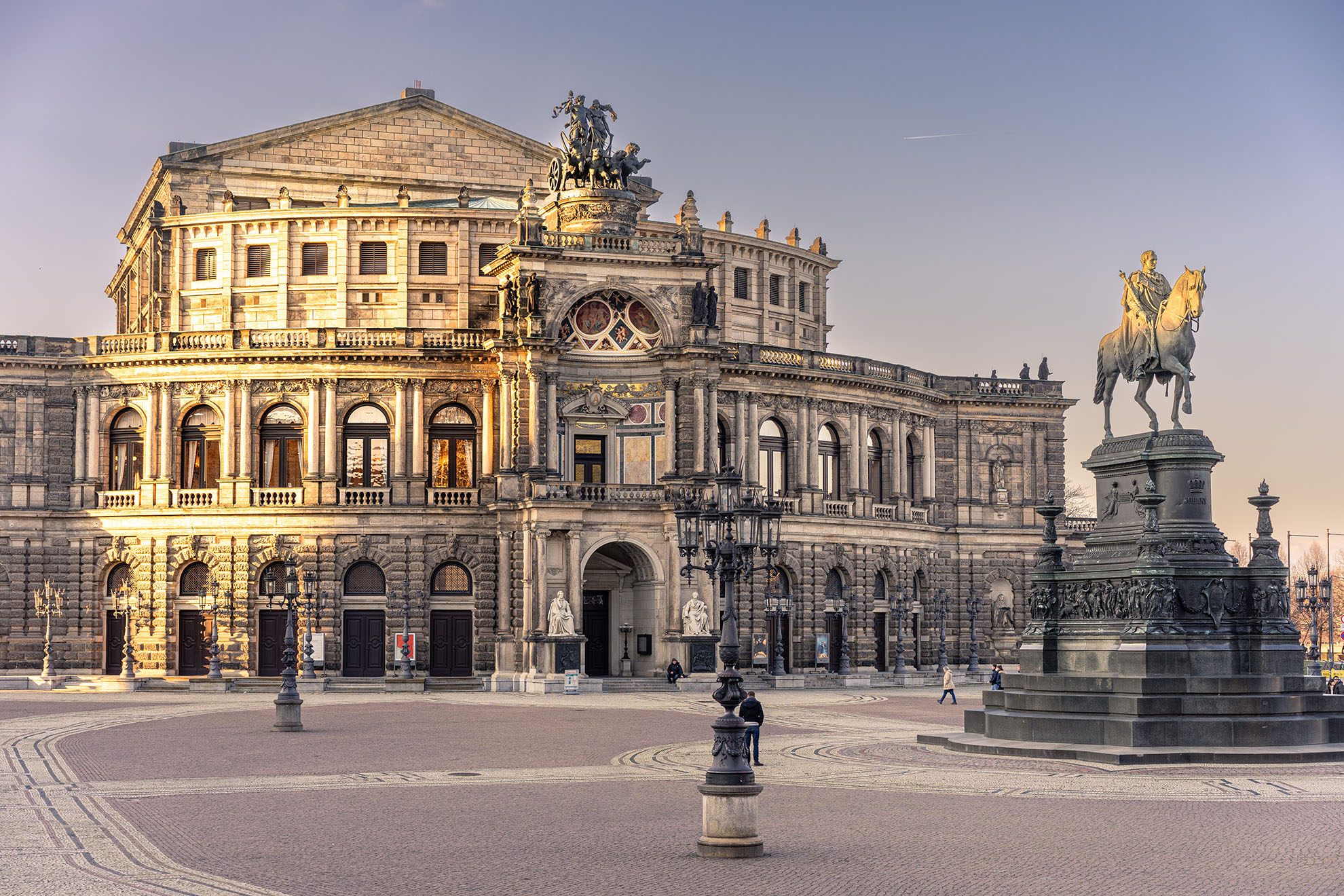 Semperoper zur Golden Hour